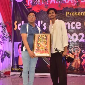 Guest  Ravi Varshney From ravi medical store  Gift dete huye